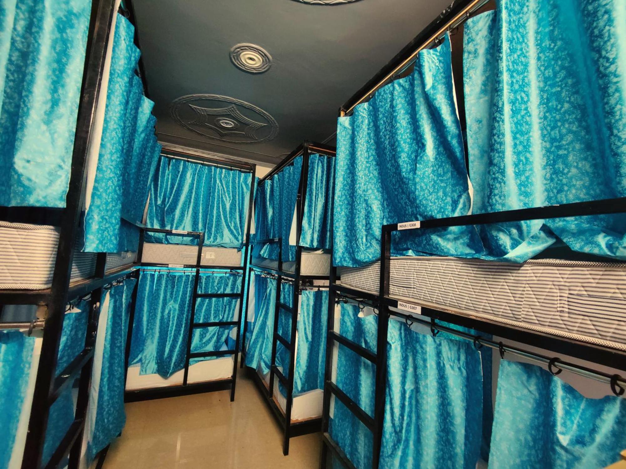 Hoztel Jollygrrant Doon Hostel Rani Pokhri Exterior photo